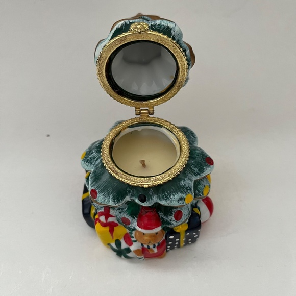 Christmas tree box with toys underneath and candle inside or trinket box - Picture 3 of 4